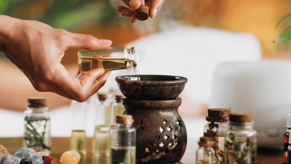 Öl Massage mit ätherischen Bio-Ölen